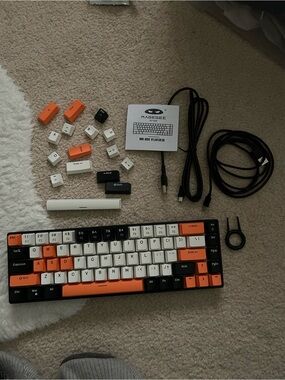 MAGEGEE 60% Mechanical Keyboard with white black/red switches